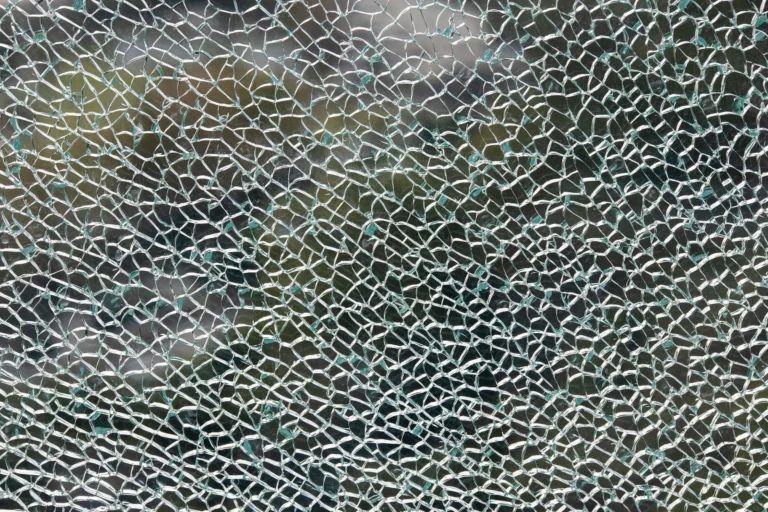 Image of cracked glass because of thermal stress